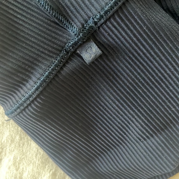 Lululemon Ribbed Sports Bra - Picture 3 of 3